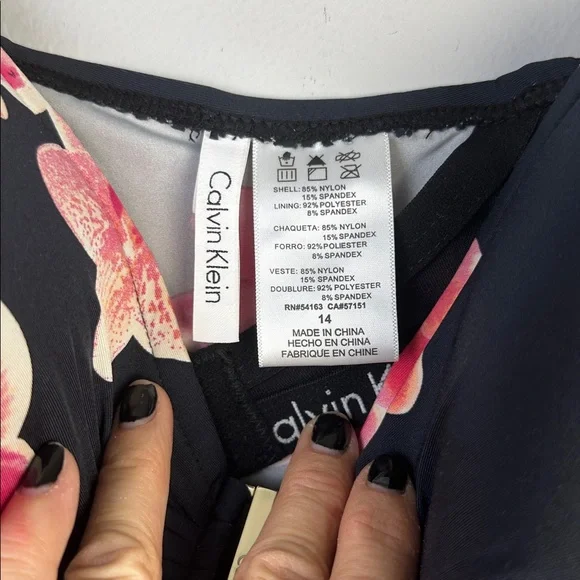 NEW Calvin Klein Full Coverage One Piece Swimsuit 14 Molded Cups Adjustable Bra